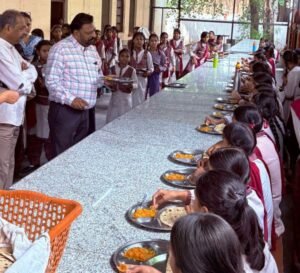 ਚੇਤਨ ਪ੍ਰਕਾਸ਼ ਧਾਲੀਵਾਲ, ਮੈਂਬਰ ਪੰਜਾਬ ਸਟੇਟ ਫੂਡ ਕਮਿਸ਼ਨ ਵੱਲੋਂ ਫ਼ਿਰੋਜ਼ਪੁਰ ਦਾ ਦੌਰਾ ਚੇਤਨ ਪ੍ਰਕਾਸ਼ ਧਾਲੀਵਾਲ, ਮੈਂਬਰ ਪੰਜਾਬ ਸਟੇਟ ਫੂਡ ਕਮਿਸ਼ਨ ਵੱਲੋਂ ਫ਼ਿਰੋਜ਼ਪੁਰ ਦਾ ਦੌਰਾ