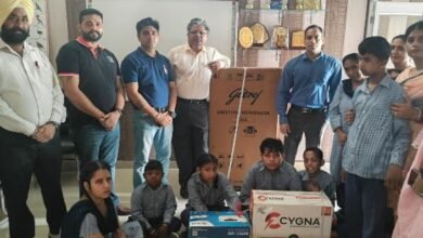 "यस मैन" के नाम पर जाने जाते वरिष्ठ समाज सेवक विपुल नारंग ने मुस्कान स्पेशल स्कूल, कैंटोनमेंट बोर्ड फिरोजपुर में बच्चों के लिए गर्मी के मौसम को देखते हुए फ़्रिज एंड इन्वर्टर दिया "यस मैन" के नाम पर जाने जाते वरिष्ठ समाज सेवक विपुल नारंग ने मुस्कान स्पेशल स्कूल, कैंटोनमेंट बोर्ड फिरोजपुर में बच्चों के लिए गर्मी के मौसम को देखते हुए फ़्रिज एंड इन्वर्टर दिया