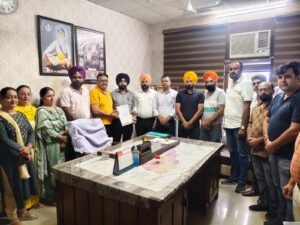 ਕੰਪਿਊਟਰ ਅਧਿਆਪਕ ਯੂਨੀਅਨ ਫਿਰੋਜ਼ਪੁਰ ਵੱਲੋਂ ਭਰਤੀ, ਲਾਭਾਂ ਅਤੇ ਸਮੱਸਿਆਵਾਂ ਦੇ ਹੱਲ ਲਈ ਸਰਕਾਰ ਨੂੰ ਮੰਗ ਪੱਤਰ ਸੌਂਪਿਆ ਕੰਪਿਊਟਰ ਅਧਿਆਪਕ ਯੂਨੀਅਨ ਫਿਰੋਜ਼ਪੁਰ ਵੱਲੋਂ ਭਰਤੀ, ਲਾਭਾਂ ਅਤੇ ਸਮੱਸਿਆਵਾਂ ਦੇ ਹੱਲ ਲਈ ਸਰਕਾਰ ਨੂੰ ਮੰਗ ਪੱਤਰ ਸੌਂਪਿਆ