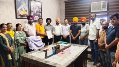 ਕੰਪਿਊਟਰ ਅਧਿਆਪਕ ਯੂਨੀਅਨ ਫਿਰੋਜ਼ਪੁਰ ਵੱਲੋਂ ਭਰਤੀ, ਲਾਭਾਂ ਅਤੇ ਸਮੱਸਿਆਵਾਂ ਦੇ ਹੱਲ ਲਈ ਸਰਕਾਰ ਨੂੰ ਮੰਗ ਪੱਤਰ ਸੌਂਪਿਆ ਕੰਪਿਊਟਰ ਅਧਿਆਪਕ ਯੂਨੀਅਨ ਫਿਰੋਜ਼ਪੁਰ ਵੱਲੋਂ ਭਰਤੀ, ਲਾਭਾਂ ਅਤੇ ਸਮੱਸਿਆਵਾਂ ਦੇ ਹੱਲ ਲਈ ਸਰਕਾਰ ਨੂੰ ਮੰਗ ਪੱਤਰ ਸੌਂਪਿਆ