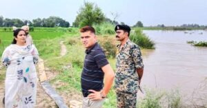 ਡਿਪਟੀ ਕਮਿਸ਼ਨਰ ਨੇ ਸਤਲੁਜ ਦਰਿਆ ਨਾਲ ਲੱਗਦੇ ਪਿੰਡਾਂ ਦਾ ਦੌਰਾ ਕਰਕੇ ਪਾਣੀ ਦੇ ਪੱਧਰ ਤੇ ਬੰਨ੍ਹਾਂ ਦੀ ਸਥਿਤੀ ਦਾ ਲਿਆ ਜਾਇਜ਼ਾ ਡਿਪਟੀ ਕਮਿਸ਼ਨਰ ਨੇ ਸਤਲੁਜ ਦਰਿਆ ਨਾਲ ਲੱਗਦੇ ਪਿੰਡਾਂ ਦਾ ਦੌਰਾ ਕਰਕੇ ਪਾਣੀ ਦੇ ਪੱਧਰ ਤੇ ਬੰਨ੍ਹਾਂ ਦੀ ਸਥਿਤੀ ਦਾ ਲਿਆ ਜਾਇਜ਼ਾ