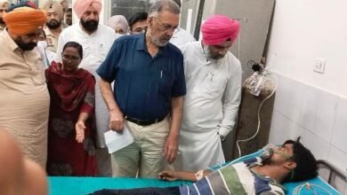 ਹੜ੍ਹ ਪ੍ਰਭਾਵਿਤ ਖੇਤਰਾਂ ਵਿੱਚ ਕਰੀਬ 450 ਰੈਪਿਡ ਰਿਸਪਾਂਸ ਅਤੇ 323 ਮੋਬਾਇਲ ਮੈਡੀਕਲ ਟੀਮਾਂ ਕੀਤੀਆਂ ਨਿਯੁਕਤ  - ਸਿਹਤ ਮੰਤਰੀ ਡਾ. ਬਲਬੀਰ ਸਿੰਘ