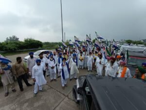 ਕਿਸਾਨ ਮਜ਼ਦੂਰ ਜਥੇਬੰਦੀ ਦਾ ਵੱਡਾ ਕਾਫਲਾ KMM ਦੇ ਸੱਦੇ ਤੇ ਕੁੱਕੜ ਪਿੰਡ ਹੋ ਰਹੀ ਸਰਕਾਰ ਜਬਰ ਵਿਰੋਧੀ ਰੈਲੀ ਵਿੱਚ ਜੈਕਾਰਿਆਂ ਦੀ ਗੂੰਜ ਵਿੱਚ ਹੋਇਆ ਰਵਾਨਾ