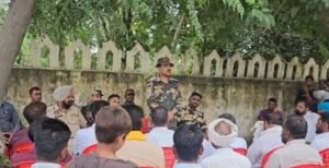 ਬੀਐਸਐਫ, ਫੌਜ, ਪੁਲਿਸ ਨੇ ਸਰਹੱਦੀ ਪਿੰਡ ਵਾਸੀਆਂ ਨਾਲ ਨਸ਼ਿਆਂ ਵਿਰੁੱਧ ਜੰਗ ਵਿੱਚ ਹਿੱਸਾ ਲਿਆ, ਗੱਟੀ ਰਾਜੋ ਕੇ ਵਿਖੇ ਸੈਮੀਨਾਰ ਕਰਵਾਇਆ