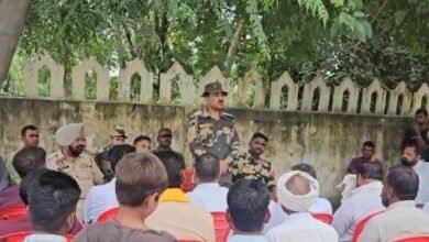 ਬੀਐਸਐਫ, ਫੌਜ, ਪੁਲਿਸ ਨੇ ਸਰਹੱਦੀ ਪਿੰਡ ਵਾਸੀਆਂ ਨਾਲ ਨਸ਼ਿਆਂ ਵਿਰੁੱਧ ਜੰਗ ਵਿੱਚ ਹਿੱਸਾ ਲਿਆ, ਗੱਟੀ ਰਾਜੋ ਕੇ ਵਿਖੇ ਸੈਮੀਨਾਰ ਕਰਵਾਇਆ