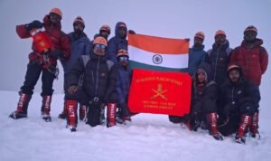 ਗੋਲਡਨ ਐਰੋ ਗਨਰਜ਼ ਨੇ ਮਾਊਂਟ ਕੁਨ 'ਤੇ ਫਤਿਹ ਹਾਸਲ ਕੀਤੀ, 1965 ਦੀ ਜਿੱਤ ਦੀ ਹੀਰਕ ਜਯੰਤੀ ਨੂੰ ਸਮਰਪਿਤ ਇਤਿਹਾਸਿਕ ਚੜ੍ਹਾਈ ਗੋਲਡਨ ਐਰੋ ਗਨਰਜ਼ ਨੇ ਮਾਊਂਟ ਕੁਨ 'ਤੇ ਫਤਿਹ ਹਾਸਲ ਕੀਤੀ, 1965 ਦੀ ਜਿੱਤ ਦੀ ਹੀਰਕ ਜਯੰਤੀ ਨੂੰ ਸਮਰਪਿਤ ਇਤਿਹਾਸਿਕ ਚੜ੍ਹਾਈ