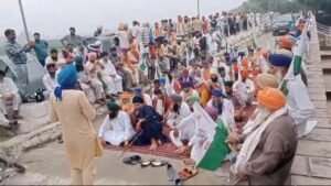 ਕਿਸਾਨ ਜਥੇਬੰਦੀਆਂ ਨੇ ਧਰਨਾ ਲਗਾ ਹੁਸੈਨੀ ਵਾਲਾ ਹੈਡ ਤੋਂ ਪਾਣੀ ਅੱਗੇ ਕੱਢਣ ਲਈ ਖੁਲਵਾਏ ਗੇਟ ਕਿਸਾਨ ਜਥੇਬੰਦੀਆਂ ਨੇ ਧਰਨਾ ਲਗਾ ਹੁਸੈਨੀ ਵਾਲਾ ਹੈਡ ਤੋਂ ਪਾਣੀ ਅੱਗੇ ਕੱਢਣ ਲਈ ਖੁਲਵਾਏ ਗੇਟ