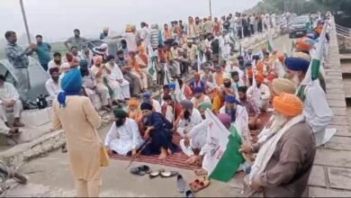 ਕਿਸਾਨ ਜਥੇਬੰਦੀਆਂ ਨੇ ਧਰਨਾ ਲਗਾ ਹੁਸੈਨੀ ਵਾਲਾ ਹੈਡ ਤੋਂ ਪਾਣੀ ਅੱਗੇ ਕੱਢਣ ਲਈ ਖੁਲਵਾਏ ਗੇਟ ਕਿਸਾਨ ਜਥੇਬੰਦੀਆਂ ਨੇ ਧਰਨਾ ਲਗਾ ਹੁਸੈਨੀ ਵਾਲਾ ਹੈਡ ਤੋਂ ਪਾਣੀ ਅੱਗੇ ਕੱਢਣ ਲਈ ਖੁਲਵਾਏ ਗੇਟ