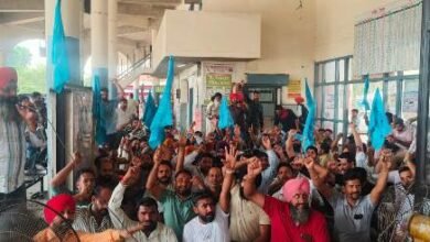 ਹੜਤਾਲ ਦੇ ਦੂਜੇ ਦਿਨ ਨੂੰ ਵੀ ਟਰਾਂਸਪੋਰਟ ਦਾ ਸੰਪੂਰਨ ਚੱਕਾ ਜਾਮ-ਜਤਿੰਦਰ ਸਿੰਘ ਅੱਜ ਮੀਟਿੰਗ ਵਿੱਚ ਕੋਈ ਹੱਲ ਨਹੀਂ ਹੁੰਦਾ ਤਾਂ ਸਵੇਰੇ ਮੁੱਖ ਮੰਤਰੀ ਪੰਜਾਬ ਦੀ ਰਹਾਇਸ਼ ਤੇ ਦਿੱਤਾ ਜਾਵੇਗਾ ਧਰਨਾ -ਮੁਖਪਾਲ ਸਿੰਘ