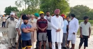 ਚੇਅਰਮੈਨ ਸ਼ਮਿੰਦਰ ਖਿੰਡਾ ਨੇ ਹੜ੍ਹ ਪੀੜਤਾਂ ਨਾਲ ਵੰਡਾਇਆ ਦਰਦ ਲਈ ਇੱਕ ਸਾਲ ਦੀ ਤਨਖਾਹ ਦਾਨ ਦੀ ਕੀਤੀ ਪਹਿਲ ਚੇਅਰਮੈਨ ਸ਼ਮਿੰਦਰ ਖਿੰਡਾ ਨੇ ਹੜ੍ਹ ਪੀੜਤਾਂ ਨਾਲ ਵੰਡਾਇਆ ਦਰਦ ਲਈ ਇੱਕ ਸਾਲ ਦੀ ਤਨਖਾਹ ਦਾਨ ਦੀ ਕੀਤੀ ਪਹਿਲ