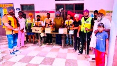 बाढ़ राहत के लिए उत्तर प्रदेश से भी आगे आए दोस्त, मयंक फ़ाउंडेशन के साथ मिलकर किया राहत कार्य