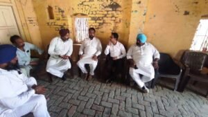 ਐਸ.ਡੀ.ਐਮ ਨੇ ਵੱਖ ਵੱਖ ਪਿੰਡਾਂ ਵਿੱਚ ਜਾ ਕੇ ਕਿਸਾਨਾਂ ਨੂੰ ਪਰਾਲੀ ਨੂੰ ਅੱਗ ਨਾ ਲਾਉਣ ਬਾਰੇ ਕੀਤਾ ਜਾਗਰੂਕ