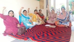 ਛੇ ਮਹੀਨਿਆਂ ਤੋਂ ਨਹੀਂ ਮਿਲਿਆ ਤਨਖਾਹਾਂ, ਕਾਲਜ ਅਧਿਆਪਕਾਵਾਂ ਵੱਲੋਂ ਧਰਨਾ