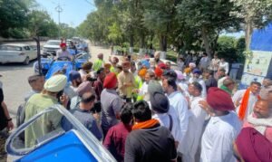 ਬਾੜ੍ਹ ਪੀੜਤ ਕਿਸਾਨਾਂ ਦੀ ਸੇਵਾ ਲਈ ਹੇਮਕੁੰਡ ਫਾਊਂਡੇਸ਼ਨ ਆਇਆ ਅੱਗੇ, 10 ਟਰੈਕਟਰ ਕੀਤੇ ਭੇਟ – ਰਾਣਾ ਸੋਢੀ ਦੀ ਟੀਮ ਕਰੇਗੀ ਸਹਿਯੋਗ ਬਾੜ੍ਹ ਪੀੜਤ ਕਿਸਾਨਾਂ ਦੀ ਸੇਵਾ ਲਈ ਹੇਮਕੁੰਡ ਫਾਊਂਡੇਸ਼ਨ ਆਇਆ ਅੱਗੇ, 10 ਟਰੈਕਟਰ ਕੀਤੇ ਭੇਟ – ਰਾਣਾ ਸੋਢੀ ਦੀ ਟੀਮ ਕਰੇਗੀ ਸਹਿਯੋਗ