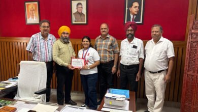 ਸ਼ਹੀਦ ਭਗਤ ਸਿੰਘ ਸਟੇਟ ਯੂਨੀਵਰਸਿਟੀ ਫਿਰੋਜ਼ਪੁਰ ਵਿੱਚ ਰੇਡ ਰਿਬਨ ਕਲੱਬਾਂ ਅਤੇ ਐਨ ਐੱਸ ਐੱਸ ਯੂਨਿਟਾਂ ਵੱਲੋਂ ਖੂਨਦਾਨ ਕੈਂਪ ਆਯੋਜਿਤ ਸ਼ਹੀਦ ਭਗਤ ਸਿੰਘ ਸਟੇਟ ਯੂਨੀਵਰਸਿਟੀ ਫਿਰੋਜ਼ਪੁਰ ਵਿੱਚ ਰੇਡ ਰਿਬਨ ਕਲੱਬਾਂ ਅਤੇ ਐਨ ਐੱਸ ਐੱਸ ਯੂਨਿਟਾਂ ਵੱਲੋਂ ਖੂਨਦਾਨ ਕੈਂਪ ਆਯੋਜਿਤ