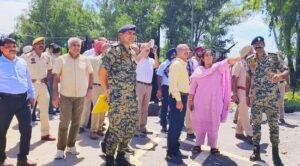 ਭਾਰਤ ਸਰਕਾਰ ਦੀ ਟੀਮ ਵੱਲੋਂ ਫ਼ਿਰੋਜ਼ਪੁਰ ਜ਼ਿਲੇ ਦੇ ਹੜ੍ਹ ਪ੍ਰਭਾਵਿਤ ਇਲਾਕਿਆਂ ਦਾ ਦੌਰਾ ਭਾਰਤ ਸਰਕਾਰ ਦੀ ਟੀਮ ਵੱਲੋਂ ਫ਼ਿਰੋਜ਼ਪੁਰ ਜ਼ਿਲੇ ਦੇ ਹੜ੍ਹ ਪ੍ਰਭਾਵਿਤ ਇਲਾਕਿਆਂ ਦਾ ਦੌਰਾ