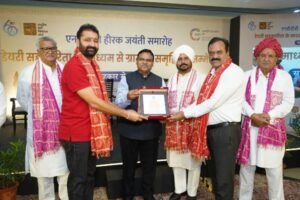 ਐਨਡੀਡੀਬੀ ਨੇ ਚਿੱਟੀ ਕ੍ਰਾਂਤੀ ਦੇ 60 ਸਾਲ ਪੂਰੇ ਹੋਣ 'ਤੇ ਫਿਰੋਜ਼ਪੁਰ ਮਿਲਕ ਯੂਨੀਅਨ ਦੇ ਆਗੂਆਂ ਨੂੰ ਸਨਮਾਨਿਤ ਕੀਤਾ ਐਨਡੀਡੀਬੀ ਨੇ ਚਿੱਟੀ ਕ੍ਰਾਂਤੀ ਦੇ 60 ਸਾਲ ਪੂਰੇ ਹੋਣ 'ਤੇ ਫਿਰੋਜ਼ਪੁਰ ਮਿਲਕ ਯੂਨੀਅਨ ਦੇ ਆਗੂਆਂ ਨੂੰ ਸਨਮਾਨਿਤ ਕੀਤਾ