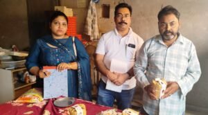 ਦੋ ਮਿਲਾਵਟਖੋਰਾਂ ਨੂੰ 2.5 ਲੱਖ ਰੁਪਏ ਜੁਰਮਾਨਾ; ਤਿਉਹਾਰਾਂ ਦੀ ਜਾਂਚ ਦੌਰਾਨ ਫੂਡ ਸੇਫਟੀ ਟੀਮ ਨੇ 6 ਨਮੂਨੇ ਇਕੱਠੇ ਕੀਤੇ ਦੋ ਮਿਲਾਵਟਖੋਰਾਂ ਨੂੰ 2.5 ਲੱਖ ਰੁਪਏ ਜੁਰਮਾਨਾ; ਤਿਉਹਾਰਾਂ ਦੀ ਜਾਂਚ ਦੌਰਾਨ ਫੂਡ ਸੇਫਟੀ ਟੀਮ ਨੇ 6 ਨਮੂਨੇ ਇਕੱਠੇ ਕੀਤੇ