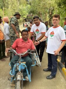 AMURT ਪੰਜਾਬ ਦਾ ਮਾਨਵਤਾ ਸੰਗ ਰਾਹਤ ਅਭਿਆਨ – ਬਾਢ਼ ਪ੍ਰਭਾਵਿਤ ਪਿੰਡਾਂ ਵਿੱਚ ਪਹੁੰਚੇ ਕੰਬਲ, ਰਾਸ਼ਨ ਅਤੇ ਦਵਾਈਆਂ