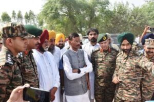 ਰੱਖਿਆ ਰਾਜ ਮੰਤਰੀ ਨੇ ਫਿਰੋਜ਼ਪੁਰ ਵਿਖੇ ਗੋਲਡਨ ਐਰੋ ਡਿਵੀਜ਼ਨ ਦਾ ਦੌਰਾ ਕੀਤਾ