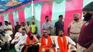 ਬਾਘੇਲ ਨੇ ਬਾੜ੍ਹ ਪੀੜਤਾਂ ਦਾ ਦਰਦ ਸੁਣਿਆ, ਕਿਹਾ—ਦਿੱਲੀ ਜਾ ਕੇ ਕੇਂਦਰੀ ਨੇਤ੍ਰਤਵ ਨੂੰ ਦਿਆਂਗਾ ਪੂਰੀ ਰਿਪੋਰਟ