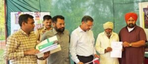 ਵਿਧਾਇਕ ਰਣਬੀਰ ਭੁੱਲਰ ਨੇ ਹੜ੍ਹ ਪ੍ਰਭਾਵਿਤ ਪਰਿਵਾਰਾਂ ਨੂੰ 36.94 ਲੱਖ ਰੁਪਏ ਮੁਆਵਜ਼ਾ ਰਾਸ਼ੀ ਦੇ ਪ੍ਰਵਾਨਗੀ ਪੱਤਰ ਸੌਂਪੇ ਵਿਧਾਇਕ ਰਣਬੀਰ ਭੁੱਲਰ ਨੇ ਹੜ੍ਹ ਪ੍ਰਭਾਵਿਤ ਪਰਿਵਾਰਾਂ ਨੂੰ 36.94 ਲੱਖ ਰੁਪਏ ਮੁਆਵਜ਼ਾ ਰਾਸ਼ੀ ਦੇ ਪ੍ਰਵਾਨਗੀ ਪੱਤਰ ਸੌਂਪੇ