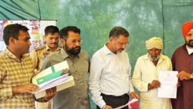 ਵਿਧਾਇਕ ਰਣਬੀਰ ਭੁੱਲਰ ਨੇ ਹੜ੍ਹ ਪ੍ਰਭਾਵਿਤ ਪਰਿਵਾਰਾਂ ਨੂੰ 36.94 ਲੱਖ ਰੁਪਏ ਮੁਆਵਜ਼ਾ ਰਾਸ਼ੀ ਦੇ ਪ੍ਰਵਾਨਗੀ ਪੱਤਰ ਸੌਂਪੇ