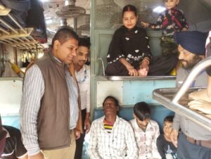 रेलवे ने छठ पूजा की भीड़ के लिए सुगम यात्रा सुनिश्चित की; 3 दिनों में 3.28 लाख से ज़्यादा यात्रियों ने यात्रा की