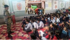 ਬੀਐਸਐਫ ਨੇ ਸਰਹੱਦੀ ਪਿੰਡ ਦੇ ਸਕੂਲ ਵਿੱਚ ਡਾਇਮੰਡ ਜੁਬਲੀ ਆਊਟਰੀਚ ਪ੍ਰੋਗਰਾਮ ਆਯੋਜਿਤ ਕੀਤਾ ਬੀਐਸਐਫ ਨੇ ਸਰਹੱਦੀ ਪਿੰਡ ਦੇ ਸਕੂਲ ਵਿੱਚ ਡਾਇਮੰਡ ਜੁਬਲੀ ਆਊਟਰੀਚ ਪ੍ਰੋਗਰਾਮ ਆਯੋਜਿਤ ਕੀਤਾ
