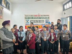 बाल दिवस के अवसर पर डीसीएम के स्कूलो में विशेष प्रार्थना सभा का आयोजन, कम्यनिटी आऊटरीच प्रोग्राम के तहत की समाजसेवा बाल दिवस के अवसर पर डीसीएम के स्कूलो में विशेष प्रार्थना सभा का आयोजन, कम्यनिटी आऊटरीच प्रोग्राम के तहत की समाजसेवा