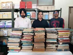 'ਪੁਸਤਕ ਦਾਨ ਮਹਾਂ ਦਾਨ' ਮੁਹਿੰਮ ਨੂੰ ਮਿਲ ਰਿਹਾ ਹੈ ਸਾਕਾਰਤਮਕ ਹੁੰਗਾਰਾ - ਜ਼ਿਲ੍ਹਾ ਭਾਸ਼ਾ ਅਫ਼ਸਰ