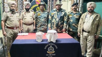 बीएसएफ की सतर्कता से ड्रोन तस्करी पर लगाम: एक सप्ताह में 1.016 किलो हेरोइन, 4 ड्रोन, 2 पिस्तौलें बरामद बीएसएफ की सतर्कता से ड्रोन तस्करी पर लगाम: एक सप्ताह में 1.016 किलो हेरोइन, 4 ड्रोन, 2 पिस्तौलें बरामद