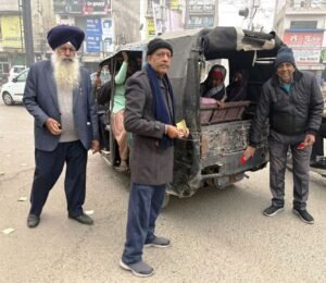 ਐਨਜੀਓ ਕੋਆਰਡੀਨੇਸ਼ਨ ਸੋਸਾਇਟੀ ਨੇ ਧੁੰਦ ਨਾਲ ਸਬੰਧਤ ਸੜਕ ਹਾਦਸਿਆਂ ਨੂੰ ਰੋਕਣ ਲਈ ਰਿਫਲੈਕਟਿਵ ਸਟਿੱਕਰ ਲਗਾਏ ਐਨਜੀਓ ਕੋਆਰਡੀਨੇਸ਼ਨ ਸੋਸਾਇਟੀ ਨੇ ਧੁੰਦ ਨਾਲ ਸਬੰਧਤ ਸੜਕ ਹਾਦਸਿਆਂ ਨੂੰ ਰੋਕਣ ਲਈ ਰਿਫਲੈਕਟਿਵ ਸਟਿੱਕਰ ਲਗਾਏ