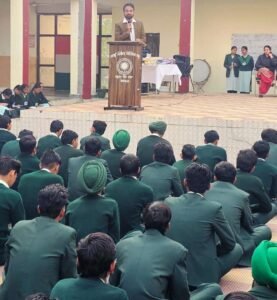 ਮੈਰੀਟੋਰੀਅਸ ਸਕੂਲ ਵਿੱਚ ਪ੍ਰਭਾਵਸ਼ਾਲੀ ਵਿਦਿਅਕ ਸੈਮੀਨਾਰ ਆਯੋਜਿਤ, ਉਘੇ ਸਾਹਿਤਕਾਰ ਡਾ. ਦਵਿੰਦਰ ਸੈਫ਼ੀ ਵਿਦਿਆਰਥੀਆਂ ਦੇ ਹੋਏ ਰੂਬਰੂ