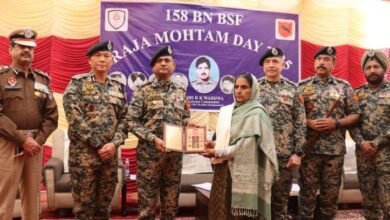 डॉ अतुल फुलझेले, IPS, महानिरीक्षक, BSF पंजाब, ने राजामोहतम दिवस पर ऐतिहासिक बीओपी राजामोहतम में शहीदों को श्रद्धांजलि अर्पित की