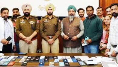 ਪੁਲਿਸ ਆਈਟੀ ਸੈੱਲ ਨੇ ਸੀਈਆਈਆਰ ਪੋਰਟਲ ਦੀ ਵਰਤੋਂ ਕਰਕੇ 72 ਗੁੰਮ ਹੋਏ ਮੋਬਾਈਲ ਲੱਭੇ, ਸਹੀ ਮਾਲਕਾਂ ਨੂੰ ਵਾਪਸ ਪੁਲਿਸ ਆਈਟੀ ਸੈੱਲ ਨੇ ਸੀਈਆਈਆਰ ਪੋਰਟਲ ਦੀ ਵਰਤੋਂ ਕਰਕੇ 72 ਗੁੰਮ ਹੋਏ ਮੋਬਾਈਲ ਲੱਭੇ, ਸਹੀ ਮਾਲਕਾਂ ਨੂੰ ਵਾਪਸ