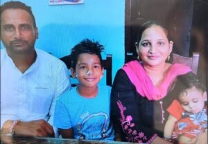 ਪਤਨੀ ਤੇ 4 ਸਾਲਾ ਪੁੱਤਰ ਨੂੰ ਗੋਲੀ ਮਾਰ ਕੇ ਕਿਸਾਨ ਵੱਲੋਂ ਖੁਦਕੁਸ਼ੀ ਦੀ ਕੋਸ਼ਿਸ਼, ਹਾਲਤ ਗੰਭੀਰ ਪਤਨੀ ਤੇ 4 ਸਾਲਾ ਪੁੱਤਰ ਨੂੰ ਗੋਲੀ ਮਾਰ ਕੇ ਕਿਸਾਨ ਵੱਲੋਂ ਖੁਦਕੁਸ਼ੀ ਦੀ ਕੋਸ਼ਿਸ਼, ਹਾਲਤ ਗੰਭੀਰ