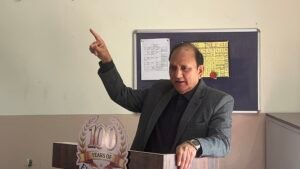 ਵਾਈਸ ਚਾਂਸਲਰ ਡਾ. ਸੁਰੇਸ਼ ਕੁਮਾਰ ਸ਼ਰਮਾ ਨੇ ਸਕੂਲ ਆਫ਼ ਐਮੀਨੈਂਸ, ਮੱਲਾਂਵਾਲਾ ਖਾਸ ਦੇ ਵਿਦਿਆਰਥੀਆਂ ਨੂੰ ਪ੍ਰੇਰਿਤ ਕੀਤਾ ਵਾਈਸ ਚਾਂਸਲਰ ਡਾ. ਸੁਰੇਸ਼ ਕੁਮਾਰ ਸ਼ਰਮਾ ਨੇ ਸਕੂਲ ਆਫ਼ ਐਮੀਨੈਂਸ, ਮੱਲਾਂਵਾਲਾ ਖਾਸ ਦੇ ਵਿਦਿਆਰਥੀਆਂ ਨੂੰ ਪ੍ਰੇਰਿਤ ਕੀਤਾ