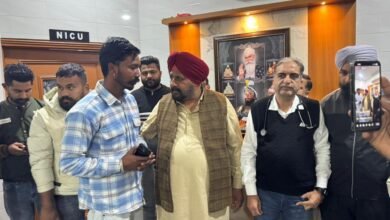 ਵਿਧਾਇਕ ਰਣਬੀਰ ਸਿੰਘ ਭੁੱਲਰ ਨੇ ਸੰਧੂ ਹਸਪਤਾਲ ਪਹੁੰਚ ਕੇ ਮੁੱਖ ਮੰਤਰੀ ਸਿਹਤ ਬੀਮਾ ਯੋਜਨਾ ਤਹਿਤ ਹੋ ਰਹੇ ਇਲਾਜ ਬਾਰੇ ਕੀਤਾ ਨਰੀਖਣ