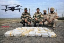 ਡਰੋਨ-ਡ੍ਰੌਪ ਇਨਪੁੱਟ ਤੋਂ ਭਾਰਤ-ਪਾਕਿਸਤਾਨ ਸਰਹੱਦ ਨੇੜੇ 12.8 ਕਿਲੋਗ੍ਰਾਮ ਹੈਰੋਇਨ ਫੜੀ ਗਈ