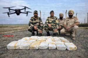 ਡਰੋਨ-ਡ੍ਰੌਪ ਇਨਪੁੱਟ ਤੋਂ ਭਾਰਤ-ਪਾਕਿਸਤਾਨ ਸਰਹੱਦ ਨੇੜੇ 12.8 ਕਿਲੋਗ੍ਰਾਮ ਹੈਰੋਇਨ ਫੜੀ ਗਈ