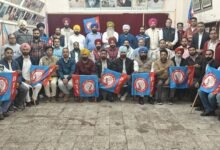 ਆਪ ਪਾਰਟੀ ਪ੍ਰਚਾਰ ਦੇ ਪੋਸਟਰ ਚਮਕੇ, ਤਨਖਾਹਾਂ ਬਿਨਾਂ ਅਧਿਆਪਕਾਂ ਦੇ ਘਰਾਂ ਦੇ ਚੁੱਲ੍ਹੇ ਠੰਡੇ