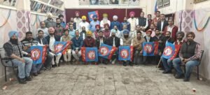 ਆਪ ਪਾਰਟੀ ਪ੍ਰਚਾਰ ਦੇ ਪੋਸਟਰ ਚਮਕੇ, ਤਨਖਾਹਾਂ ਬਿਨਾਂ ਅਧਿਆਪਕਾਂ ਦੇ ਘਰਾਂ ਦੇ ਚੁੱਲ੍ਹੇ ਠੰਡੇ