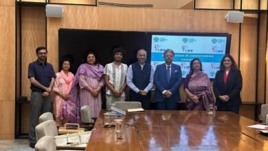 डीसीएम ग्रुप की विद्यार्थयों को एंटरप्रेन्योर  बनाने की पहल, प्लाक्षा यूनिवर्सिटी के साथ किया एमओ यू