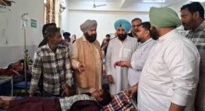 ਐਮਪੀ ਘੁਬਾਇਆ ਨੇ ਲੈਪਟੋਸਪਾਇਰੋਸਿਸ ਫੈਲਣ ਤੋਂ ਬਾਅਦ ਹਸਪਤਾਲ ਵਿੱਚ ਦਾਖਲ 19 ਬੱਚਿਆਂ ਨਾਲ ਮੁਲਾਕਾਤ ਕੀਤੀ; ਸਾਰੇ ਸਥਿਰ, ਦੂਸ਼ਿਤ ਪਾਣੀ ਦੀ ਜਾਂਚ ਦੇ ਆਦੇਸ਼ ਦਿੱਤੇ