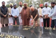 ਮਨੀਸ਼ ਸਿਸੋਦੀਆ ਨੇ ਸ਼ਹੀਦੀ ਸਮਾਰਕ ਹੁਸੈਨੀਵਾਲਾ ਵਿਖੇ ਪਹੁੰਚ ਕੇ ਸ਼ਹੀਦਾਂ ਨੂੰ ਸ਼ਰਧਾ ਦੇ ਫੁੱਲ ਕੀਤੇ ਭੇਟ