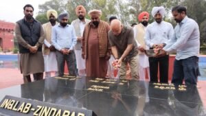 ਮਨੀਸ਼ ਸਿਸੋਦੀਆ ਨੇ ਸ਼ਹੀਦੀ ਸਮਾਰਕ ਹੁਸੈਨੀਵਾਲਾ ਵਿਖੇ ਪਹੁੰਚ ਕੇ ਸ਼ਹੀਦਾਂ ਨੂੰ ਸ਼ਰਧਾ ਦੇ ਫੁੱਲ ਕੀਤੇ ਭੇਟ ਮਨੀਸ਼ ਸਿਸੋਦੀਆ ਨੇ ਸ਼ਹੀਦੀ ਸਮਾਰਕ ਹੁਸੈਨੀਵਾਲਾ ਵਿਖੇ ਪਹੁੰਚ ਕੇ ਸ਼ਹੀਦਾਂ ਨੂੰ ਸ਼ਰਧਾ ਦੇ ਫੁੱਲ ਕੀਤੇ ਭੇਟ