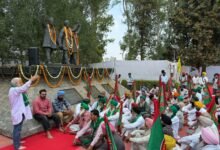 ਕਿਸਾਨਾਂ ਮਜ਼ਦੂਰਾਂ ਅਤੇ ਨੌਜਵਾਨਾਂ ਨੇ  ਸ਼ਹੀਦ ਰਾਜਗੁਰੂ ਸੁਖਦੇਵ ਅਤੇ ਭਗਤ ਸਿੰਘ ਨੂੰ ਭੇਂਟ ਕੀਤੀ ਸ਼ਰਧਾਂਜਲੀ, ਰੈਲੀ ਮਗਰੋਂ ਸ਼ਹੀਦੀ ਸਮਾਰਕ ਤੇ ਇਨਕਲਾਬੀ ਸ਼ਹੀਦਾਂ ਨੂੰ ਨਤਮਸਤਕ ਹੋਕੇ ਓਹਨਾ ਦੇ ਅਧੂਰੇ ਕਾਰਜ ਪੂਰੇ ਕਰਨ ਦਾ ਅਹਿਦ ਦੋਹਰਾਇਆ
