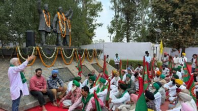 ਕਿਸਾਨਾਂ ਮਜ਼ਦੂਰਾਂ ਅਤੇ ਨੌਜਵਾਨਾਂ ਨੇ  ਸ਼ਹੀਦ ਰਾਜਗੁਰੂ ਸੁਖਦੇਵ ਅਤੇ ਭਗਤ ਸਿੰਘ ਨੂੰ ਭੇਂਟ ਕੀਤੀ ਸ਼ਰਧਾਂਜਲੀ, ਰੈਲੀ ਮਗਰੋਂ ਸ਼ਹੀਦੀ ਸਮਾਰਕ ਤੇ ਇਨਕਲਾਬੀ ਸ਼ਹੀਦਾਂ ਨੂੰ ਨਤਮਸਤਕ ਹੋਕੇ ਓਹਨਾ ਦੇ ਅਧੂਰੇ ਕਾਰਜ ਪੂਰੇ ਕਰਨ ਦਾ ਅਹਿਦ ਦੋਹਰਾਇਆ