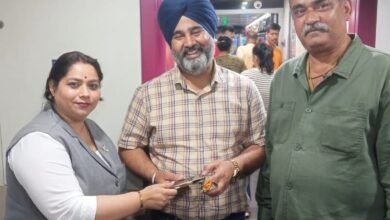 “वंदे भारत एक्सप्रेस में टिकट चेकिंग स्टाफ ने लौटाया यात्री का आईफ़ोन”